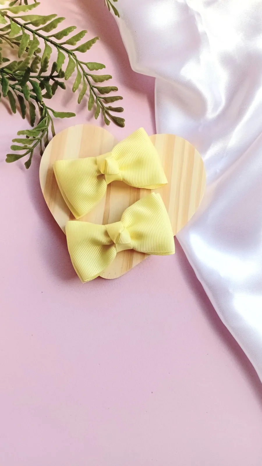 Parzinho Laço gravatinha amarelo candy